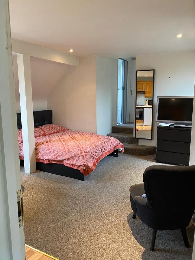 Pound Corner Apartment Godalming Bagian luar foto