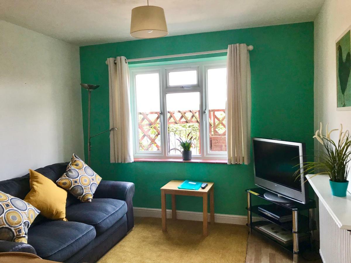 Pound Corner Apartment Godalming Bagian luar foto